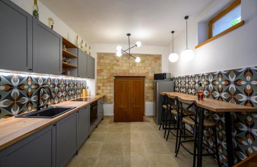 Edeleny Apartment | Edelin Cottage