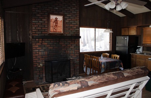 Greer Cabin | Edelweiss Resort and Restaurant
