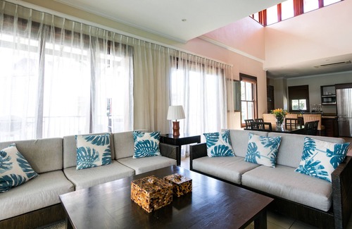 Mahe Island Condo | Eden Island - 3 bedroom en-suite penthouse condo with large veranda near beach