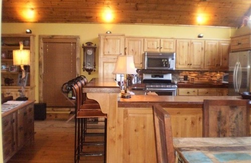 Eden Isle House | Eden Isle Cabin in Heber Springs Sleeps 12, 10 Beds at Greers Ferry Lake 4B,3BA
