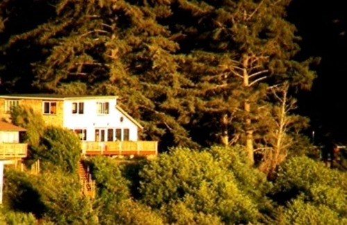 Netarts Cottage | Eden's Garden Cottage, at the Oregon Islands Wildlife Refuge: Internet, piano