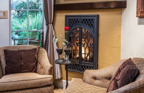 Jayhawk Bed & Breakfast | Eden Vale Inn