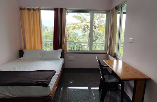 Rajakkad House | Edens Holidays - Beautiful Cozy Family Homestay in Rajakkad Near Munnar, Kerala