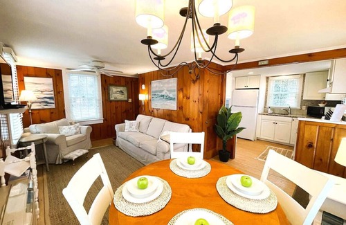 North Eastham Cottage | Edgewood on Campground Beach/Steps to the Sand