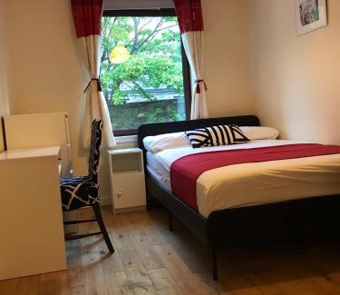 Gifford Apartment | Edinburgh City Centre Old Town Holiday Apartment 3 bedrooms