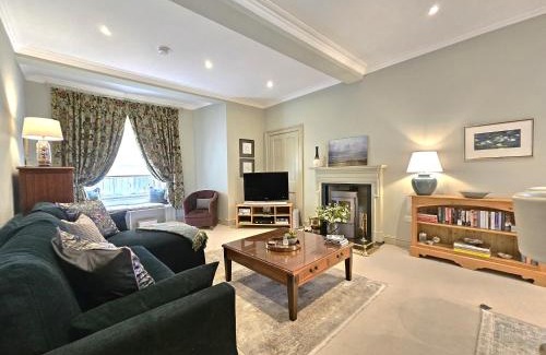Comely Bank Apartment | Edinburgh Elegant 1-Bedroom City Apartment