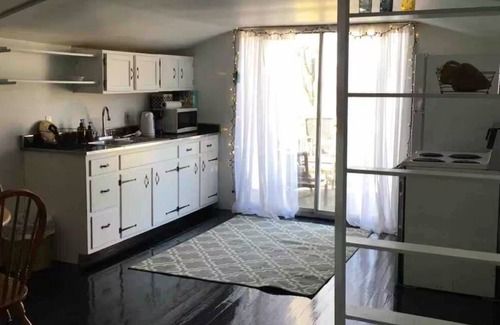 Lexington Apartment | ‘Edith’ Carriage House Getaway - Hamburg/I-75!