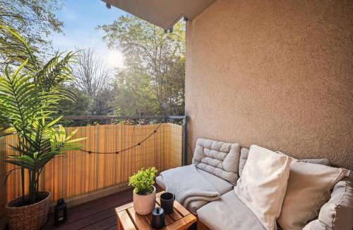 Schloßchemnitz Apartment | EDLER WOHNRAUM Luxuriöse Stadtoase mit Balkon, Kaffeevollautomat, Lift & Parkplatz