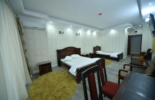Cioplea House | Edy's Royal Predeal