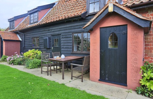 Martlesham Heath House | Eelsfoot Cottage - Three Bedroom House, Sleeps 5