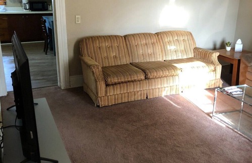 Oblong House | Efficient 2 Story House - 3bed 2bath