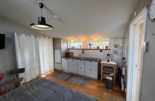 Alingsas Apartment | Eget boende i privat uthuslänga