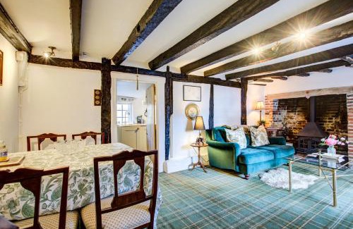 Crondall House | Eglantine