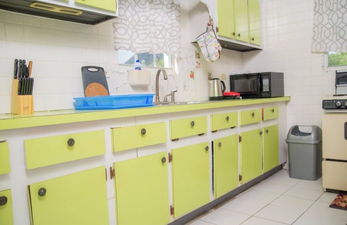 Falmouth House | EGO GUESTHOUSE#2-Breathtaking villa sitting on the hill with lovely Oceanview