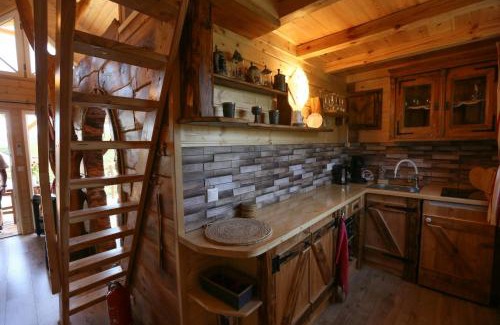 Mesteri Apartment | EHM Baumhaus Chalet nahe Therme & Natur