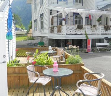 Ovre Eidfjord House | Eidfjord Hytter