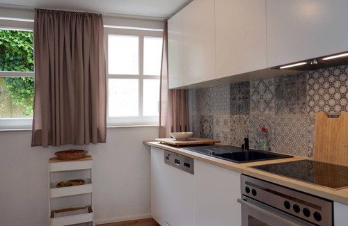 Neuerburg Apartment | Eifel Fewo - 4-bed vacation apartment shower/WC, 2 bedrooms
