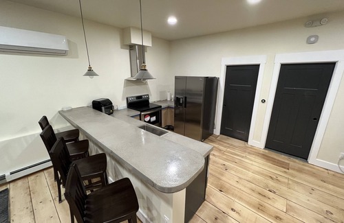 Chassell Apartment | Einerlei Suite Apartment, Warm 2 bedroom apartment from Borealis Escapes