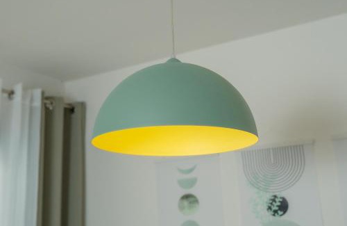 Riedlingen Apartment | Einzigartiges Scandi Apartment - Innenstadt mit Parkplatz, Balkon & WLAN