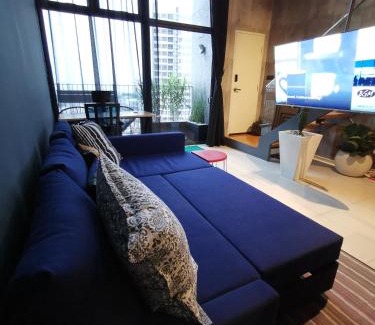 Taman Mutiara Apartment | EkoCheras Balcony City View King Bed Rooftop Pool High Speed Fibre Internet MRT Connection