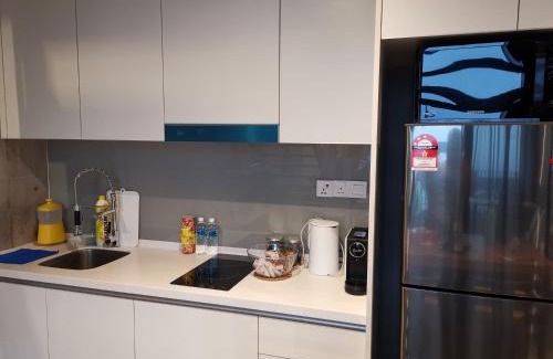 Taman Mutiara Apartment | EkoCheras Balcony City View King Bed Rooftop Pool High Speed Fibre Internet MRT Connection