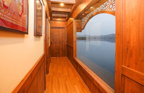 Rajpipla Boat Rental | Ekta Houseboat Statue Of Unity Kevadia
