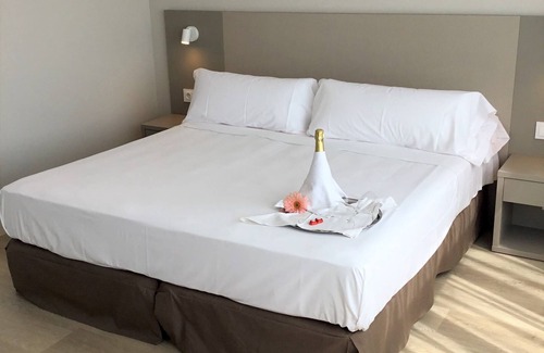Utebo Hotel | El Aguila Hotel