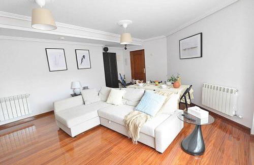 Iruz Apartment | El Apartamento de Santa Adina by Just Room