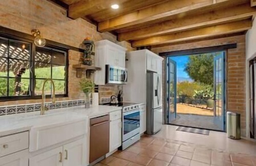 Tucson House | El Aposento del Soñador " The Dreamers Quarters"