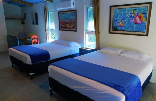 Monterrico Hostel | EL Arrecife Martin Pescador