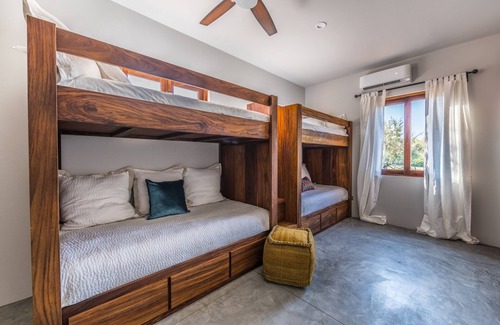 El Cardonal Resort | El Cardonal 4 bedrooms 4 1/2 baths,sleeps 10 Oceanfront, Concierge and Staff