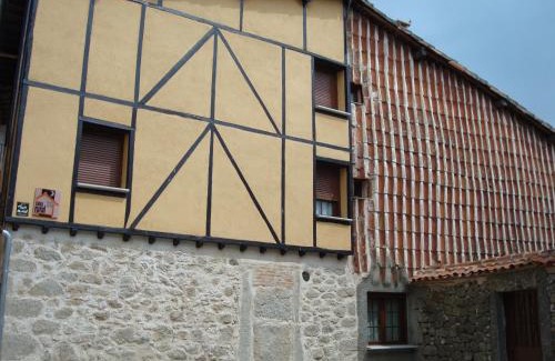 San Esteban de la Sierra Apartment | El castanar
