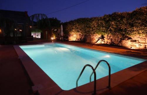 Llica d'Amunt House | El Cedre Blau Vivienda con piscina en Granollers
