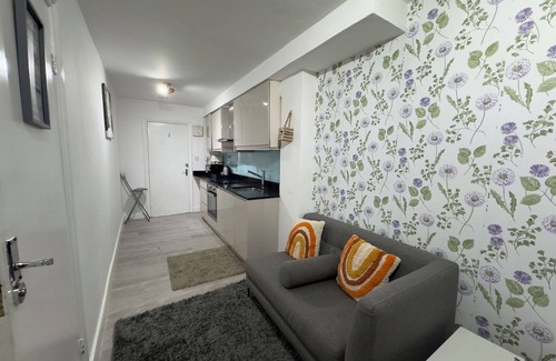 Holland Park Apartment | EL FAMOLYA