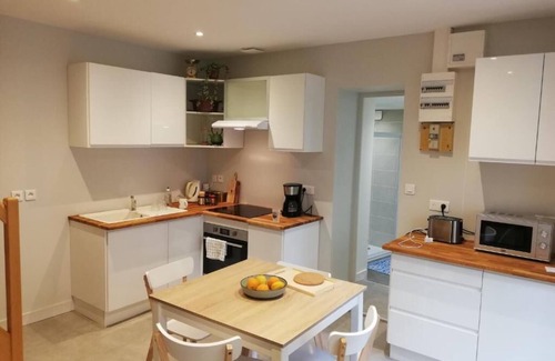Poitiers Apartment | El Grand Dragon