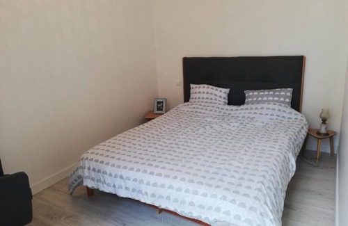 Poitiers Apartment | El Grand Dragon
