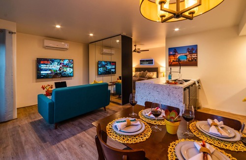 Loma Portal House | El Jardin - Lower floor