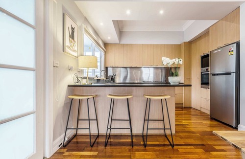 Brunswick West House | EL KARNAK Historic City Fringe Cali Bungalow Charm