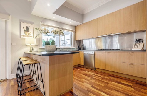 Brunswick West House | EL KARNAK Historic City Fringe Cali Bungalow Charm