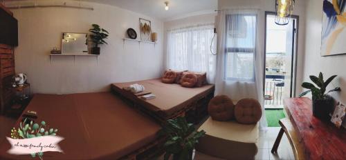 Balibago Apartment | El Nissi Staycation, FAMILY & CONTEMPORARY CABIN, Adjacent Rooms, Enchanted Kingdom