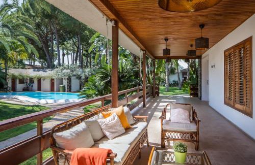 L'Eliana Villa | El Oasis Villa Resort