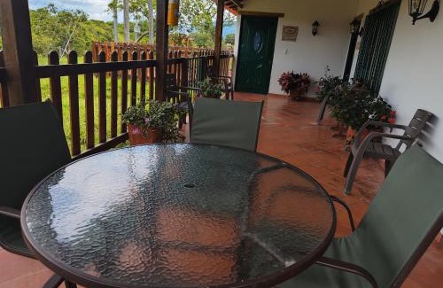 Guadalupe House | El portal de Don luis
