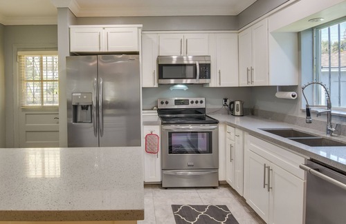 El Portal House | El Portal Vacation Rental ~ 9 Mi to Miami!