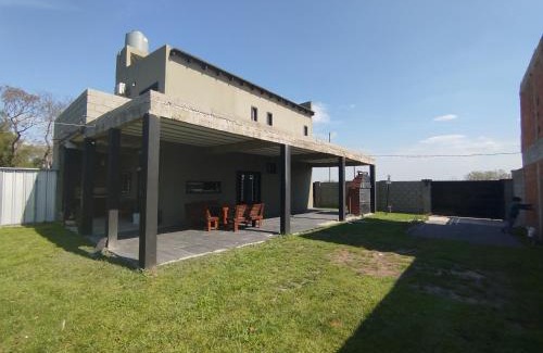 Tristan Suarez House | El rancho de la familia