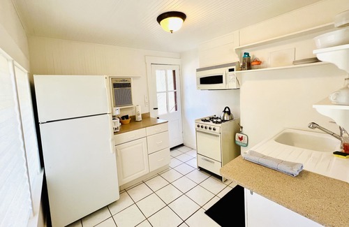 Oracle Cabin | El Rancho Robles