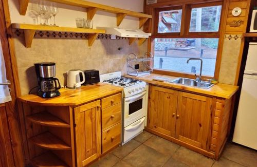 Puerto Manzano House | El Remanso - Arrayan Cabin, Bahía Manzano
