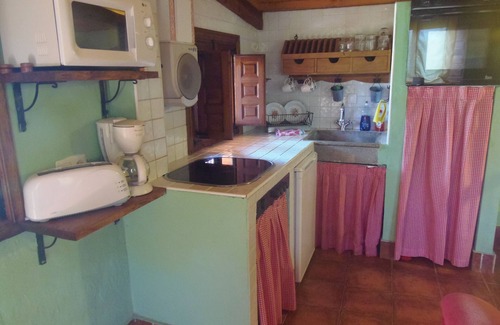 Castrejon de la Pena Cottage | El Uncar - El Gallinero (4 people) Animals are allowed