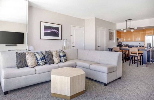 Las Vegas Condo | Elara, a Hilton Grand Vacations Club - 2 Bedroom