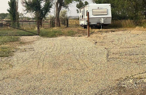 Miles City RV Rental | Electric Only RV Spot, with horse pens available!