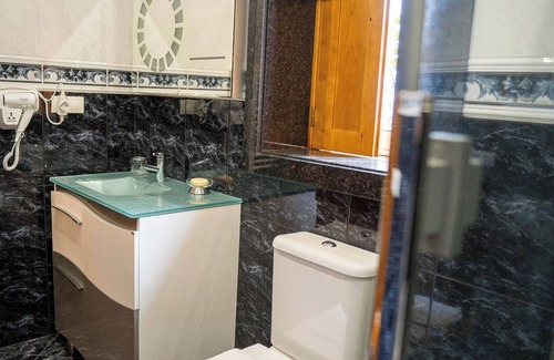 Pacos De Ferreira Hotel | Elegância & Carros Hotel